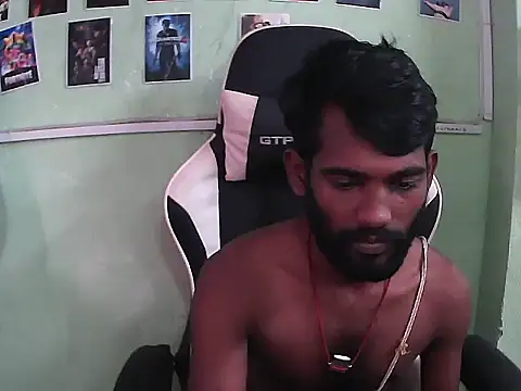 Snapshot of FriskyGender chatting on October 29, 5:10 am FriskyGender online show from October 29, 5:10 am