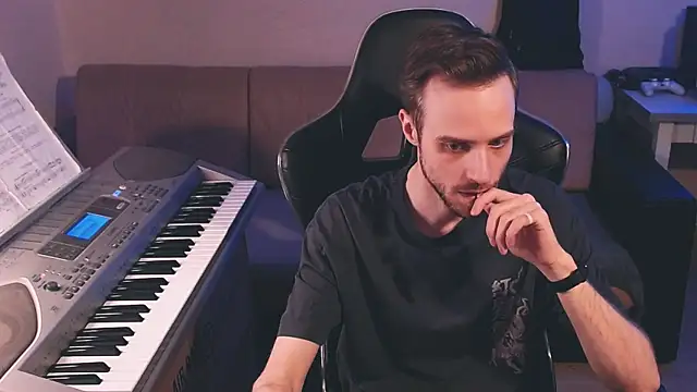 Sweetparker online show from April 6, 1:45 pm