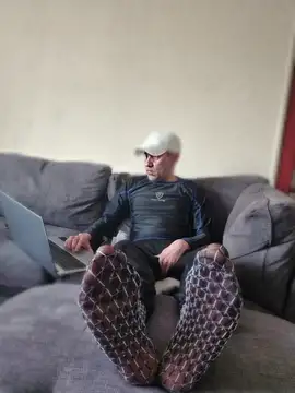 joegalea online show from April 15, 2:06 pm