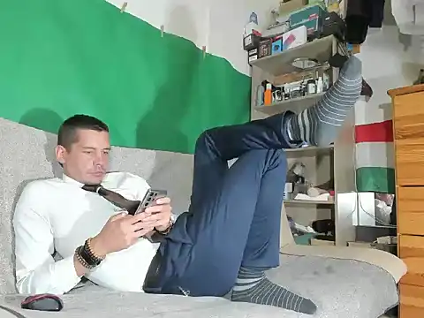 Snapshot of viraglaci18@xh chatting on October 17, 4:44 pm viraglaci18xh online show from October 17, 4:44 pm