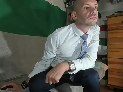 Snapshot of viraglaci18@xh chatting on October 18, 4:45 pm viraglaci18xh online show from October 18, 4:45 pm