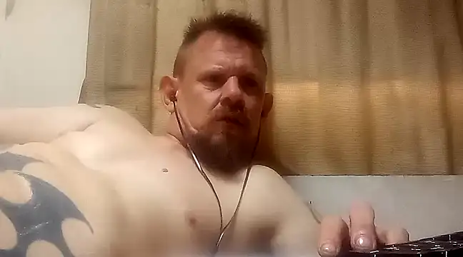 Snapshot of Skody31 chatting on January 1, 2:19 am Skody31 online show from January 1, 2:19 am