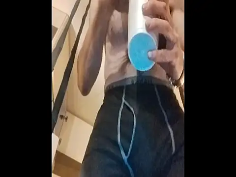 ROBERT0516 online show from April 25, 8:39 pm