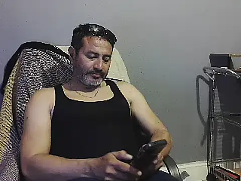 Snapshot of dantehot2020 chatting on January 8, 11:19 pm dantehot2020 online show from January 8, 11:19 pm
