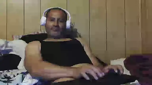 Snapshot of dantehot2020 chatting on October 16, 11:46 pm dantehot2020 online show from October 16, 11:46 pm