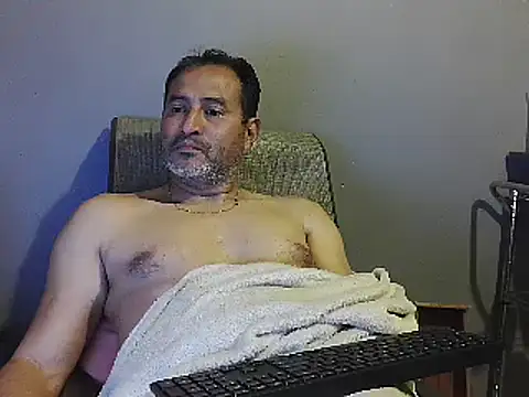 Snapshot of dantehot2020 chatting on January 23, 2:44 am dantehot2020 online show from January 23, 2:44 am