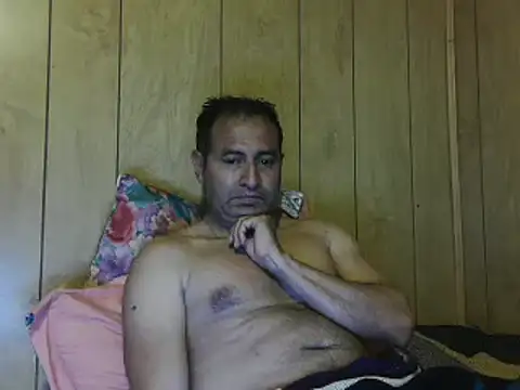 Snapshot of dantehot2020 chatting on December 27, 1:32 am dantehot2020 online show from December 27, 1:32 am