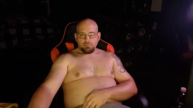 Hunter Largoxh online show from March 13, 1:46 am