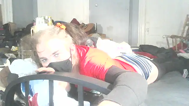 Valarie83 online show from February 12, 1:19 am