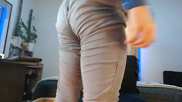 Andrew 4  online show from February 12, 2:39 am