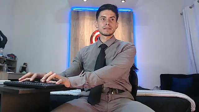 Andrew 4  online show from March 8, 3:05 am