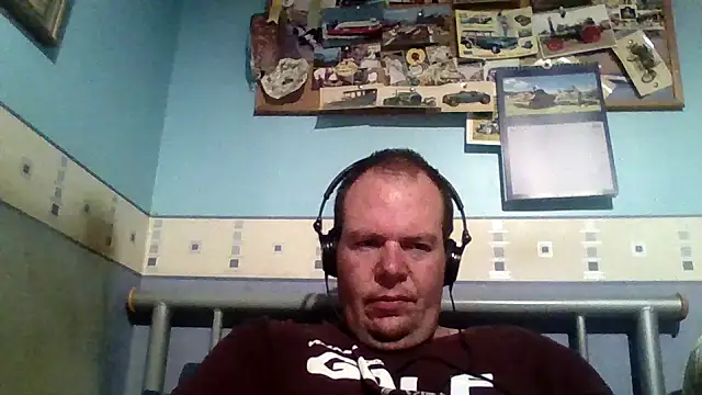 Snapshot of thickdick12331 chatting on October 25, 9:05 pm thickdick12331 online show from October 25, 9:05 pm