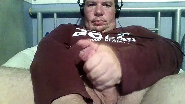 Snapshot of thickdick12331 chatting on October 28, 10:45 pm thickdick12331 online show from October 28, 10:45 pm