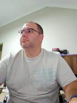 Snapshot of Andrew1900529 chatting on October 15, 6:21 am Andrew1900529 online show from October 15, 6:21 am