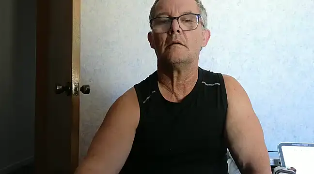 Snapshot of bigballnz chatting on February 24, 12:52 am bigballnz online show from February 24, 12:52 am
