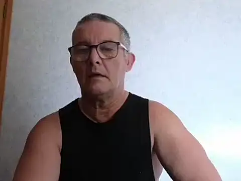 Snapshot of bigballnz chatting on February 1, 7:34 pm bigballnz online show from February 1, 7:34 pm