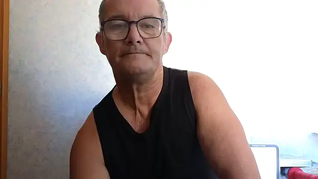 Snapshot of bigballnz chatting on February 13, 7:52 pm bigballnz online show from February 13, 7:52 pm