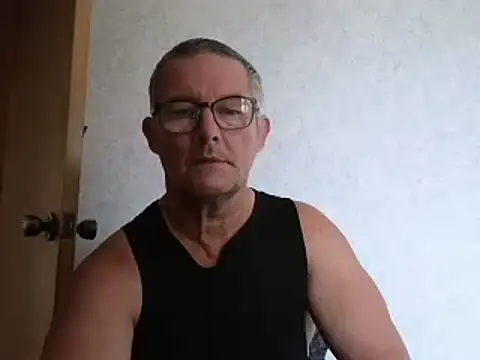 Snapshot of bigballnz chatting on February 3, 6:39 pm bigballnz online show from February 3, 6:39 pm