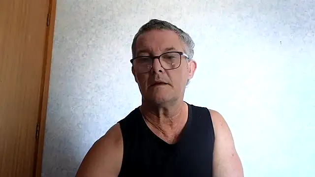 Snapshot of bigballnz chatting on February 27, 8:20 pm bigballnz online show from February 27, 8:20 pm