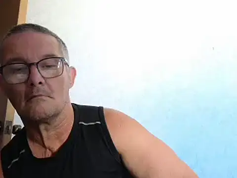 Snapshot of bigballnz chatting on January 21, 9:04 pm bigballnz online show from January 21, 9:04 pm