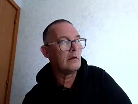 Snapshot of bigballnz chatting on January 8, 6:52 pm bigballnz online show from January 8, 6:52 pm