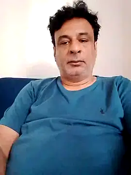 Snapshot of desipapaxxx chatting on October 13, 4:40 am desipapaxxx online show from October 13, 4:40 am