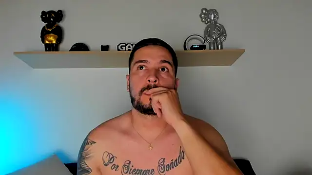 Snapshot of camilo_restrepo21 chatting on December 18, 1:05 am camilo restrepo21 online show from December 18, 1:05 am