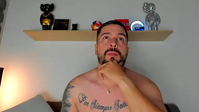 Snapshot of camilo_restrepo21 chatting on February 1, 12:18 am camilo restrepo21 online show from February 1, 12:18 am