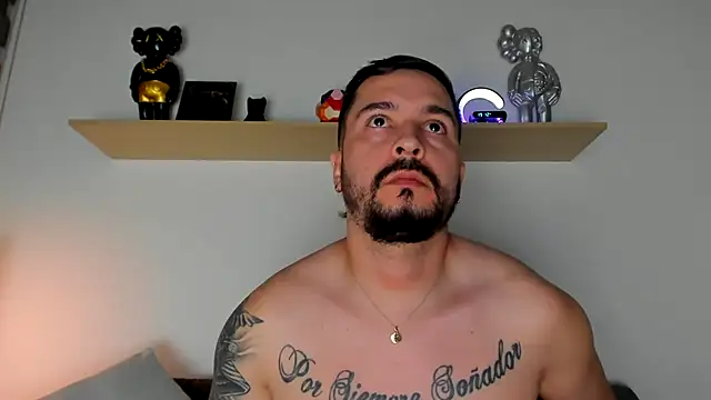 Snapshot of camilo_restrepo21 chatting on January 16, 12:12 am camilo restrepo21 online show from January 16, 12:12 am