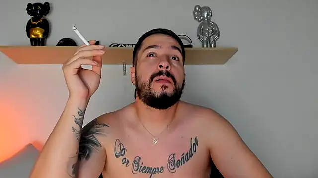 Snapshot of camilo_restrepo21 chatting on December 6, 11:47 pm camilo restrepo21 online show from December 6, 11:47 pm