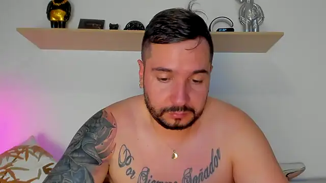Snapshot of camilo_restrepo21 chatting on October 3, 2:16 am camilo restrepo21 online show from October 3, 2:16 am