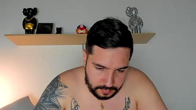 Snapshot of camilo_restrepo21 chatting on January 9, 1:18 am camilo restrepo21 online show from January 9, 1:18 am