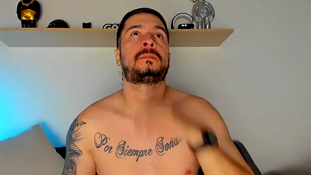Snapshot of camilo_restrepo21 chatting on December 22, 12:17 am camilo restrepo21 online show from December 22, 12:17 am