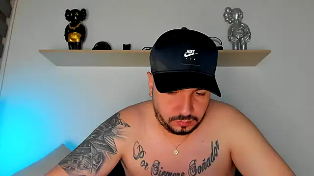 Snapshot of camilo_restrepo21 chatting on December 8, 11:51 pm camilo restrepo21 online show from December 8, 11:51 pm
