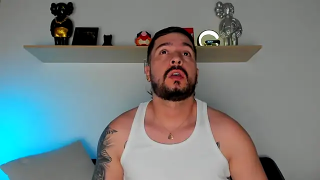 Snapshot of camilo_restrepo21 chatting on December 31, 12:43 am camilo restrepo21 online show from December 31, 12:43 am