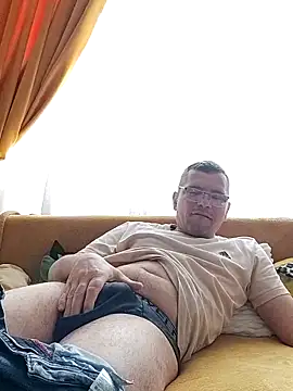 Lucy 1 roso online show from April 29, 7:46 am