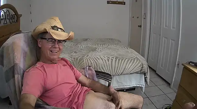 Snapshot of nakeedcowboi65 chatting on February 3, 7:10 pm nakeedcowboi65 online show from February 3, 7:10 pm