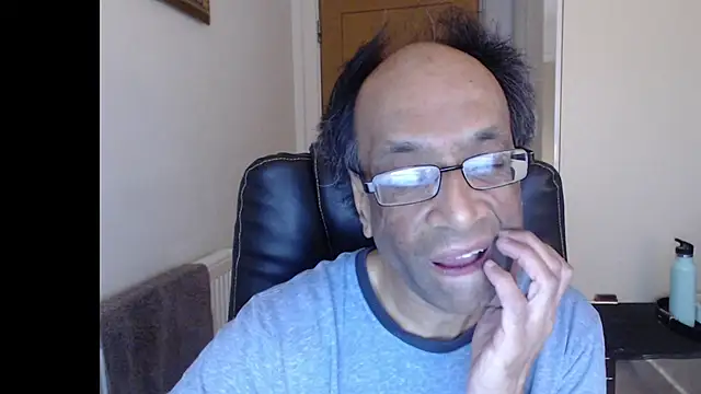 rauncher1 online show from April 6, 7:53 am