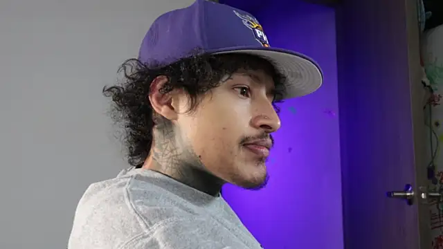 trieone online show from April 27, 12:51 am