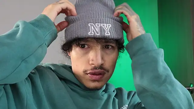 trieone online show from April 29, 2:11 pm