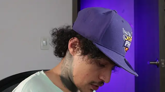 trieone online show from April 26, 12:41 am