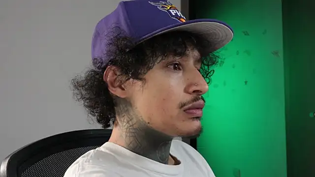 trieone online show from April 30, 12:28 am