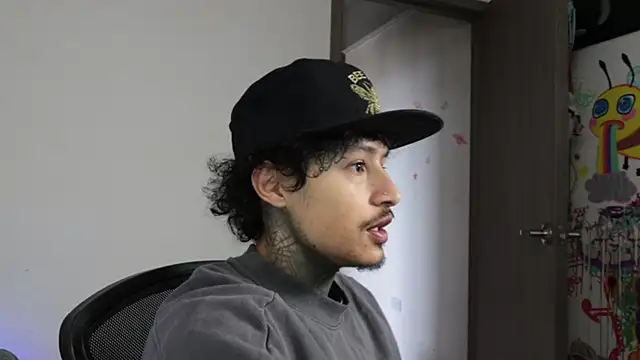 trieone online show from March 27, 2:07 pm