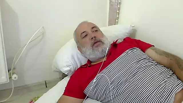 Snapshot of husoizmir chatting on September 26, 8:01 am husoizmir online show from September 26, 8:01 am