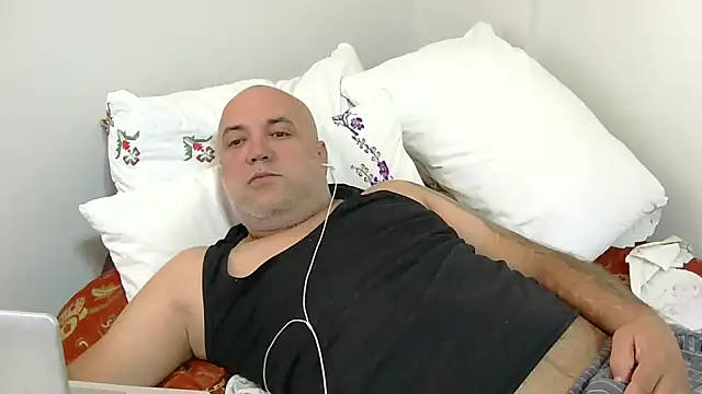 Snapshot of husoizmir chatting on October 10, 11:26 am husoizmir online show from October 10, 11:26 am