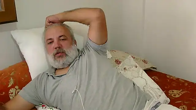 Snapshot of husoizmir chatting on October 5, 11:25 am husoizmir online show from October 5, 11:25 am