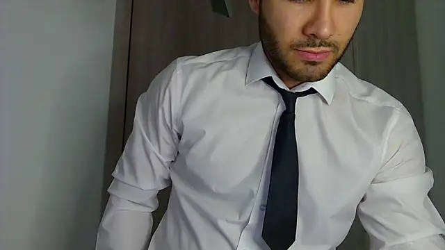 Justynn1 online show from April 26, 4:43 am