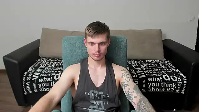 Snapshot of maks_wolfis chatting on February 24, 8:25 pm maks wolfis online show from February 24, 8:25 pm