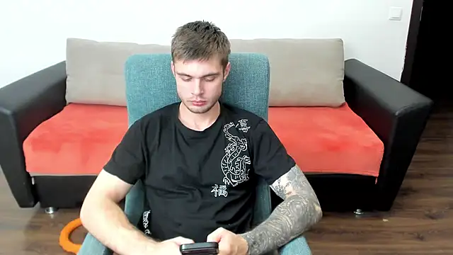 Snapshot of maks_wolfis chatting on December 4, 7:01 pm maks wolfis online show from December 4, 7:01 pm