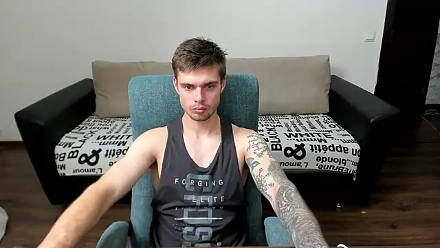 Snapshot of maks_wolfis chatting on December 19, 12:45 am maks wolfis online show from December 19, 12:45 am